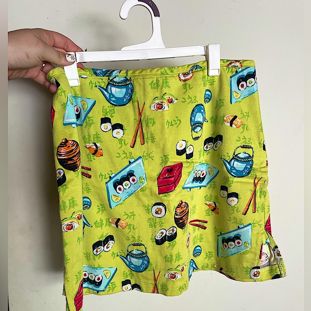 ADORABLE VINTAGE JN Apparel skirt with shorts skort sushi print medium green